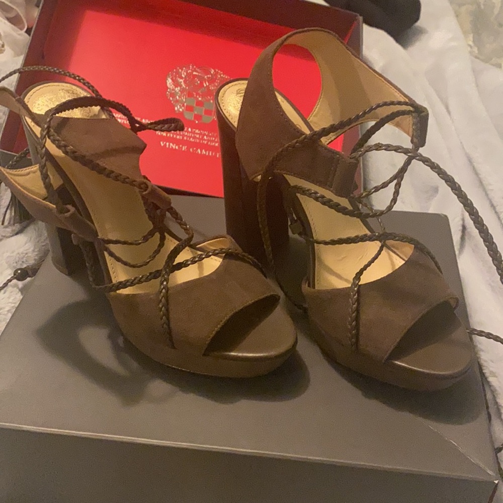 Heels - Picture 2 of 3